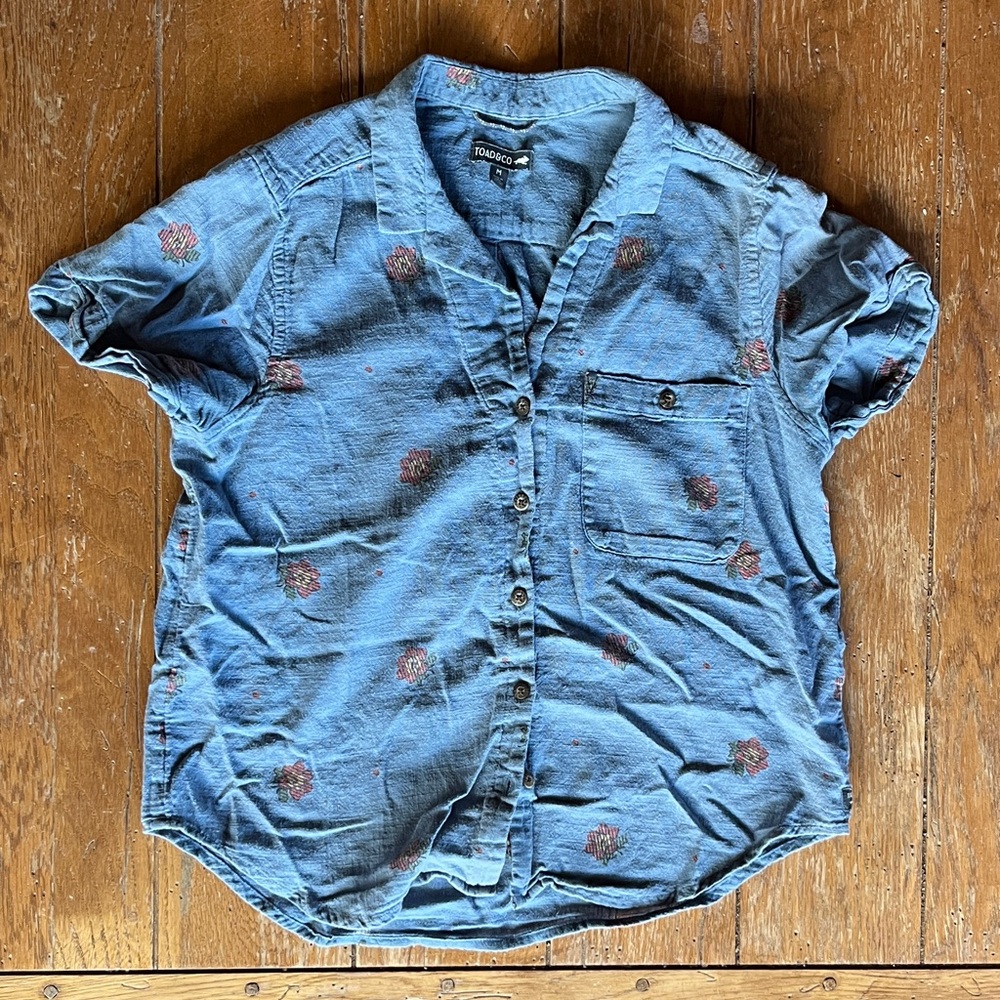 Toad & Co. Button Up Blouse 🌺